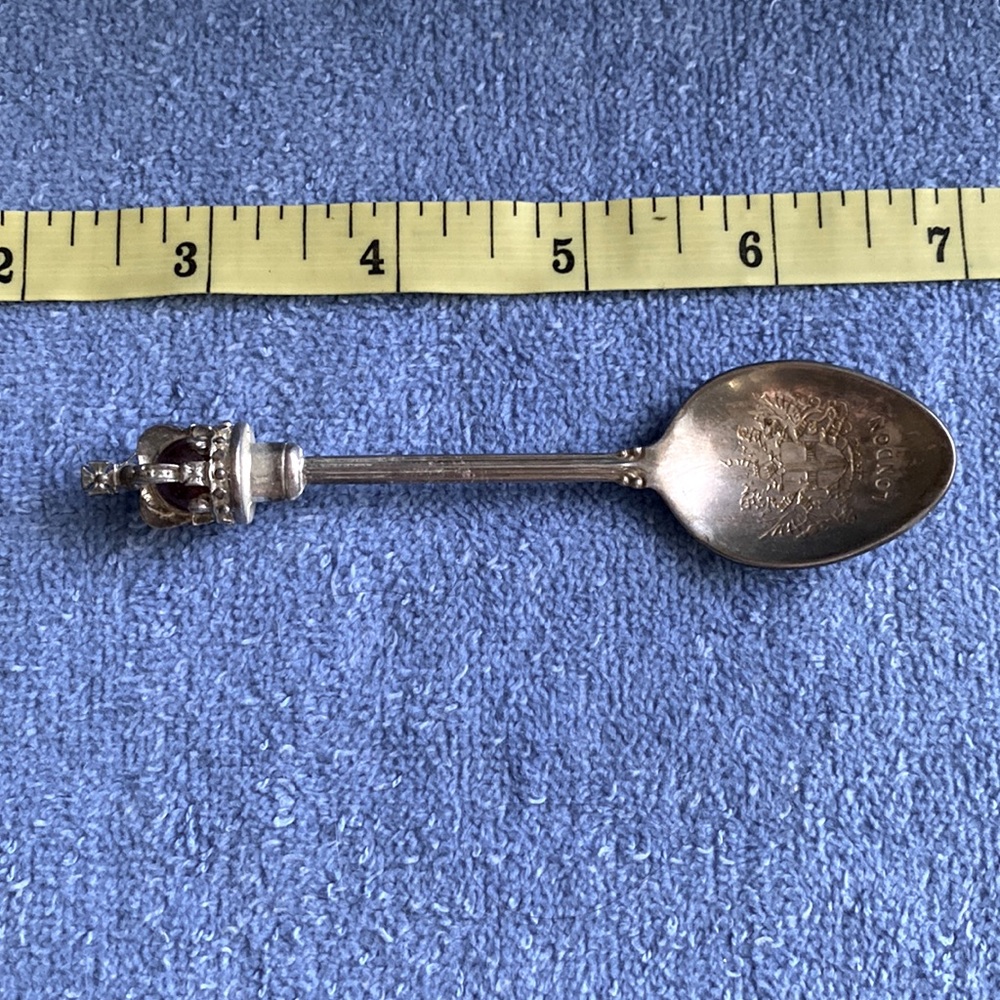 Vintage Collector Souvenir Spoon London